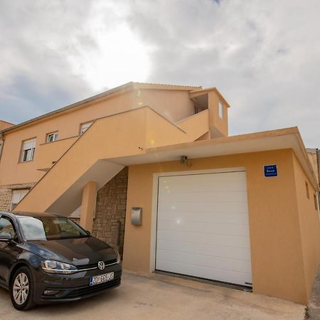 Apartman Eva Vrsi Exteriör bild