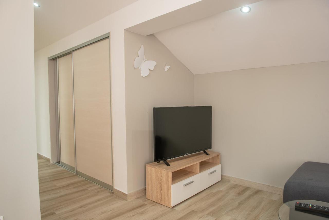 Apartman Eva Vrsi Exteriör bild