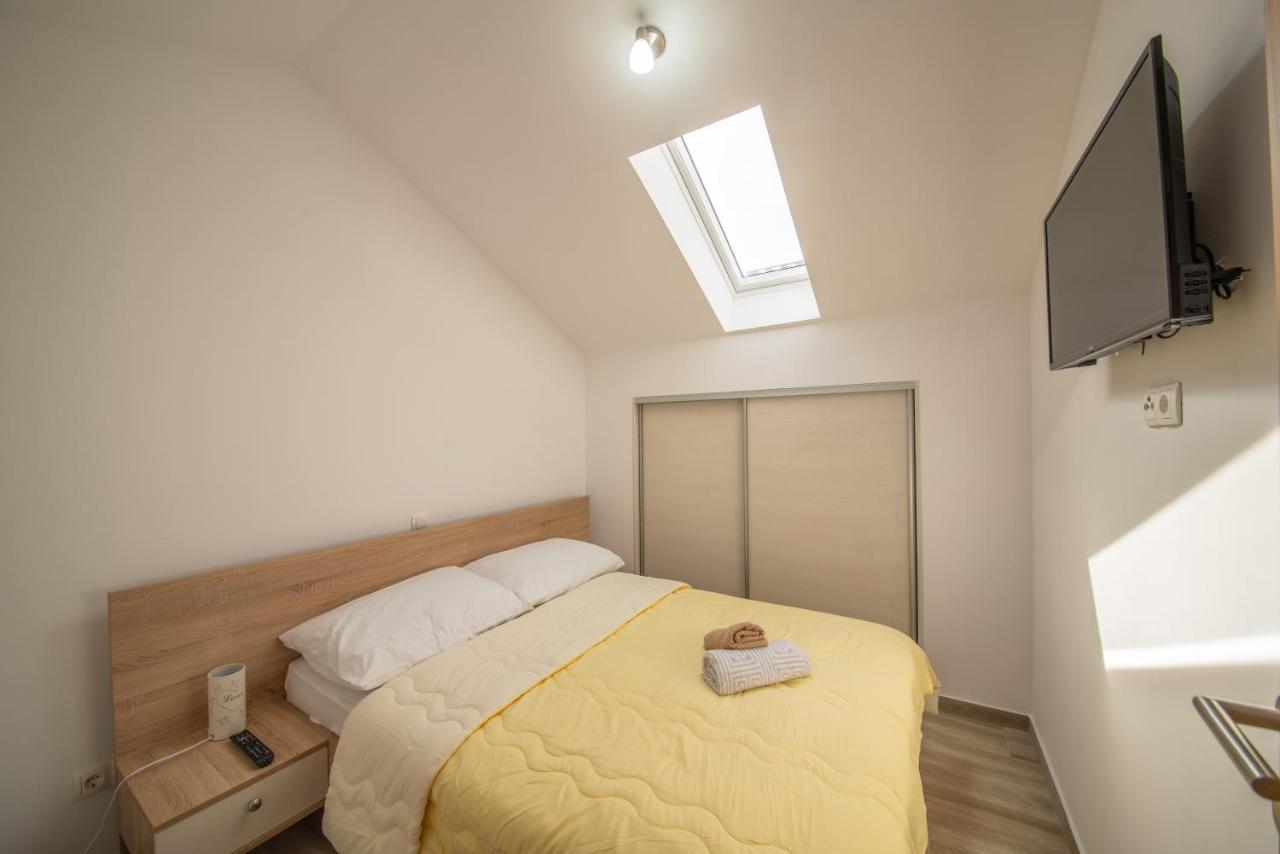 Apartman Eva Vrsi Exteriör bild