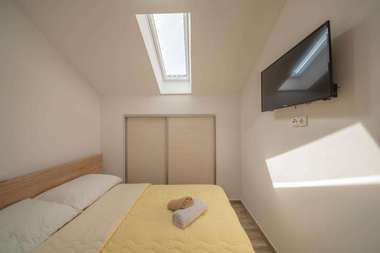 Apartman Eva Vrsi Exteriör bild