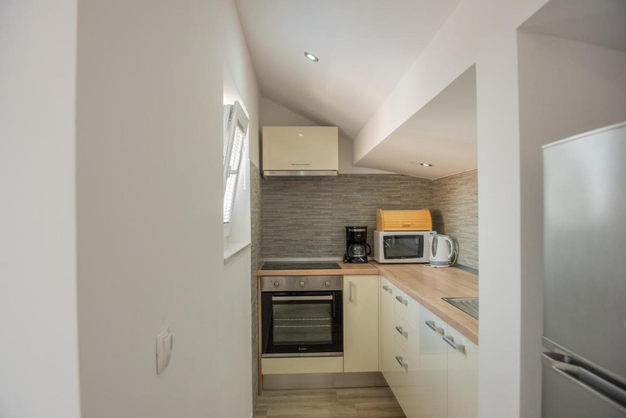 Apartman Eva Vrsi Exteriör bild