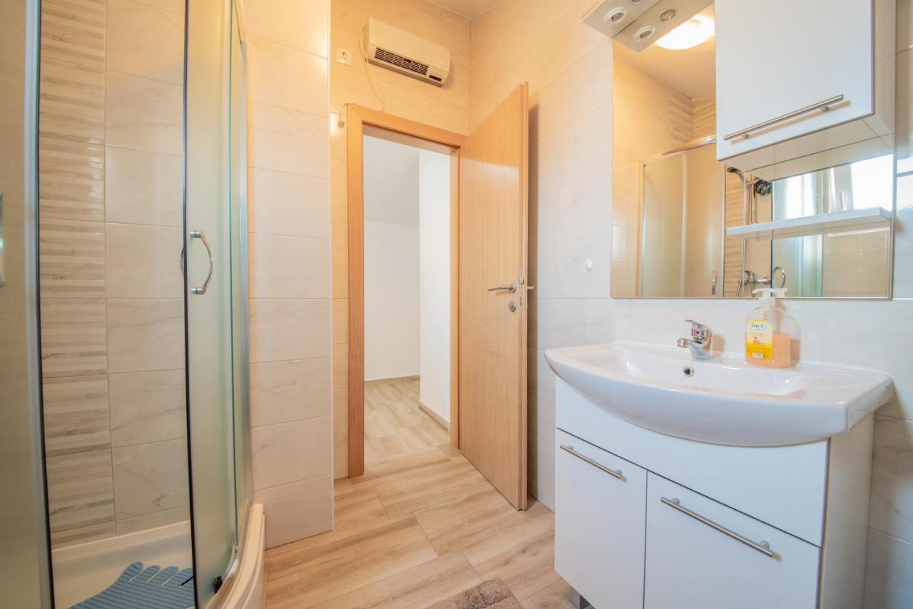 Apartman Eva Vrsi Exteriör bild